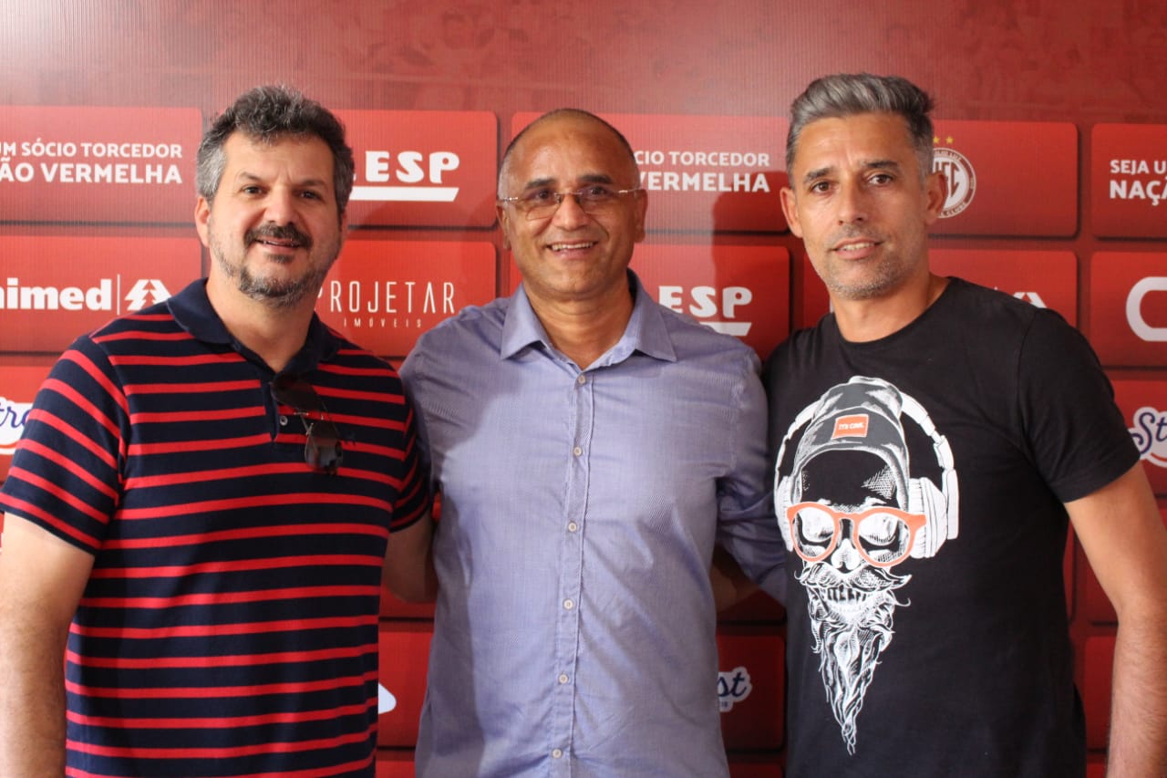 Oliveira Canindé é anunciado como treinador do Hercílio Luz