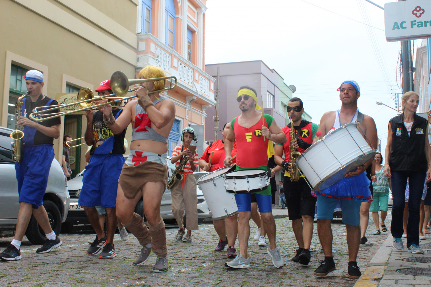 Bandas irão percorrer o Centro Histórico com marchinhas de Carnaval em Laguna