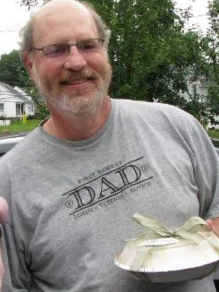 Internacional: Perto de morrer, homem escreve próprio obituário com alerta sobre cigarro