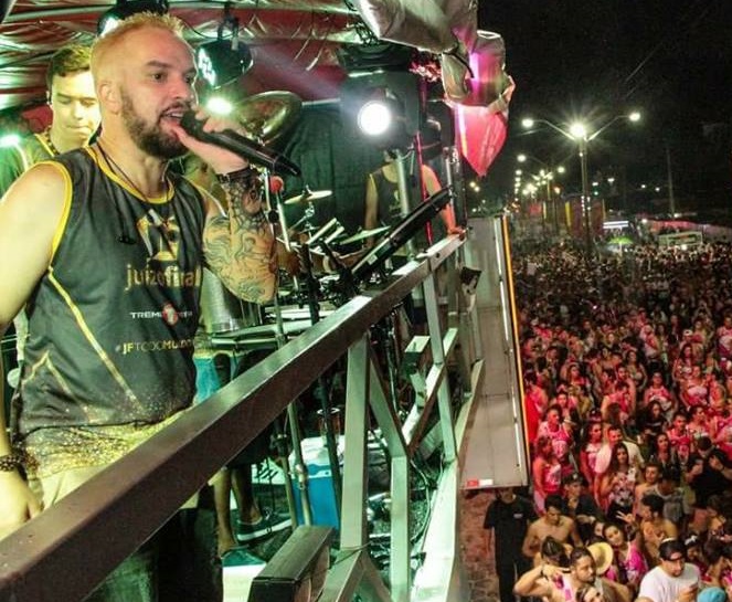 Shows nos trios elétricos começam nesta sexta-feira (1)