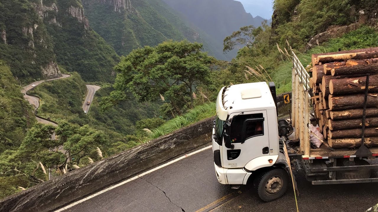 Trânsito na Serra do Rio do Rastro com restrição alterada para veículos com até 15 toneladas