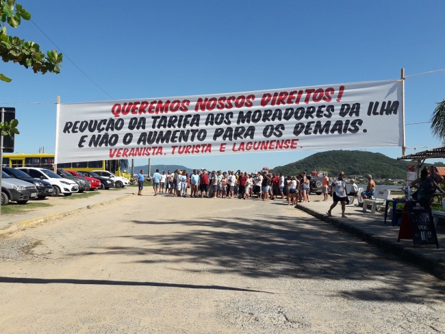 Balsa em Laguna: Manifestação não tem previsão de encerramento