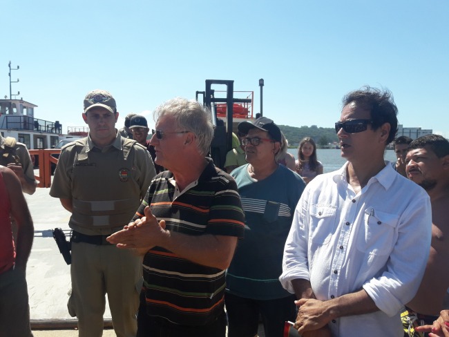 Balsa volta a operar em Laguna