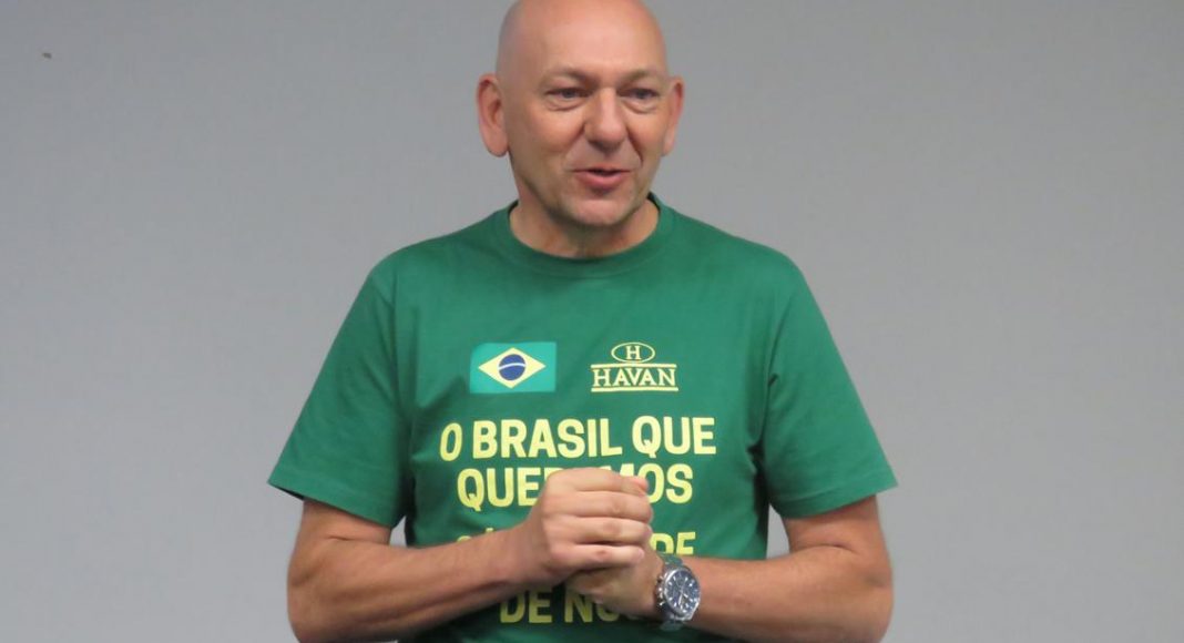 Luciano Hang aparece na lista de bilionários da revista Forbes
