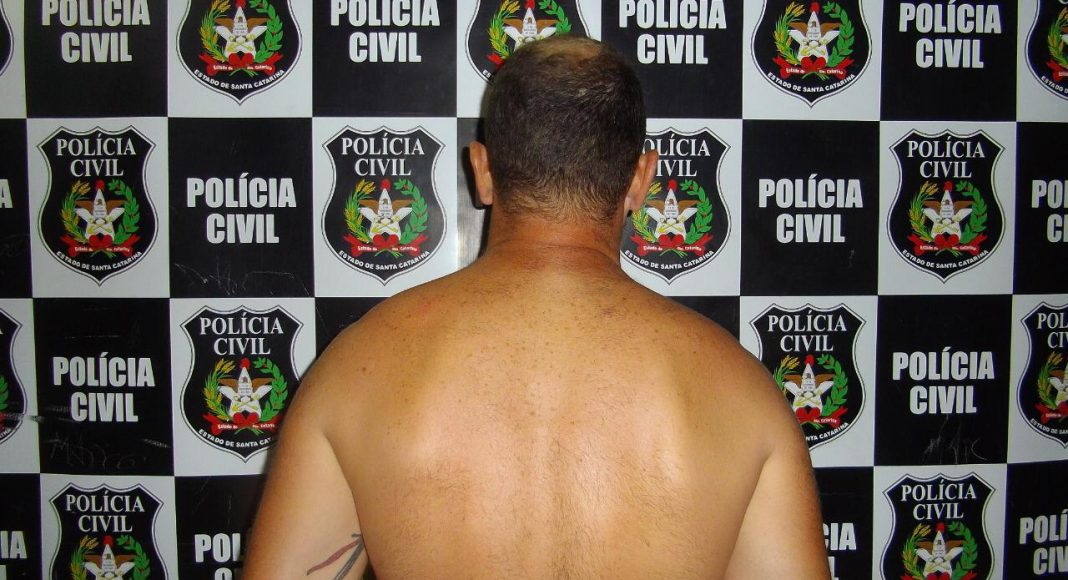 Em SC: Homem é preso por estuprar a enteada de seis anos