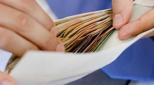 Após sair de agência bancária, mulher é rendida e tem R$ 2 mil roubados em Criciúma