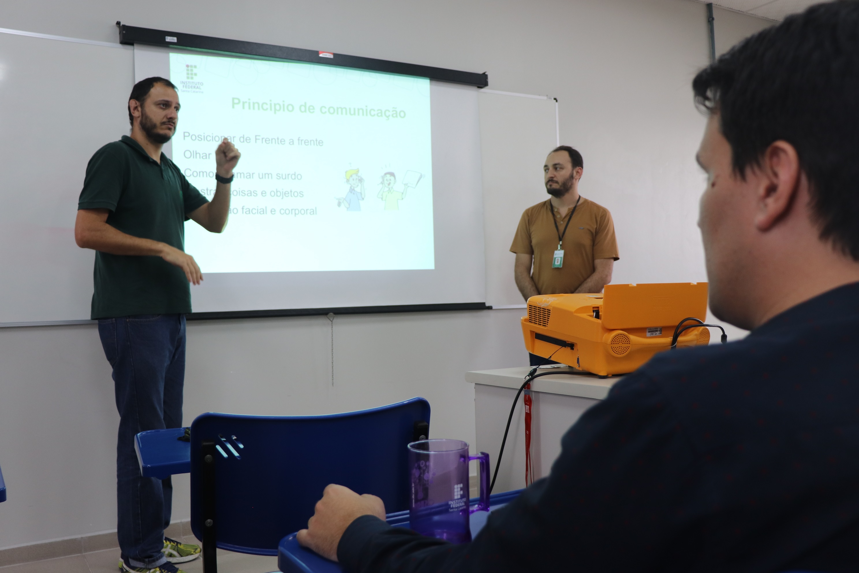 IFSC abre processo seletivo para intérpretes de Libras