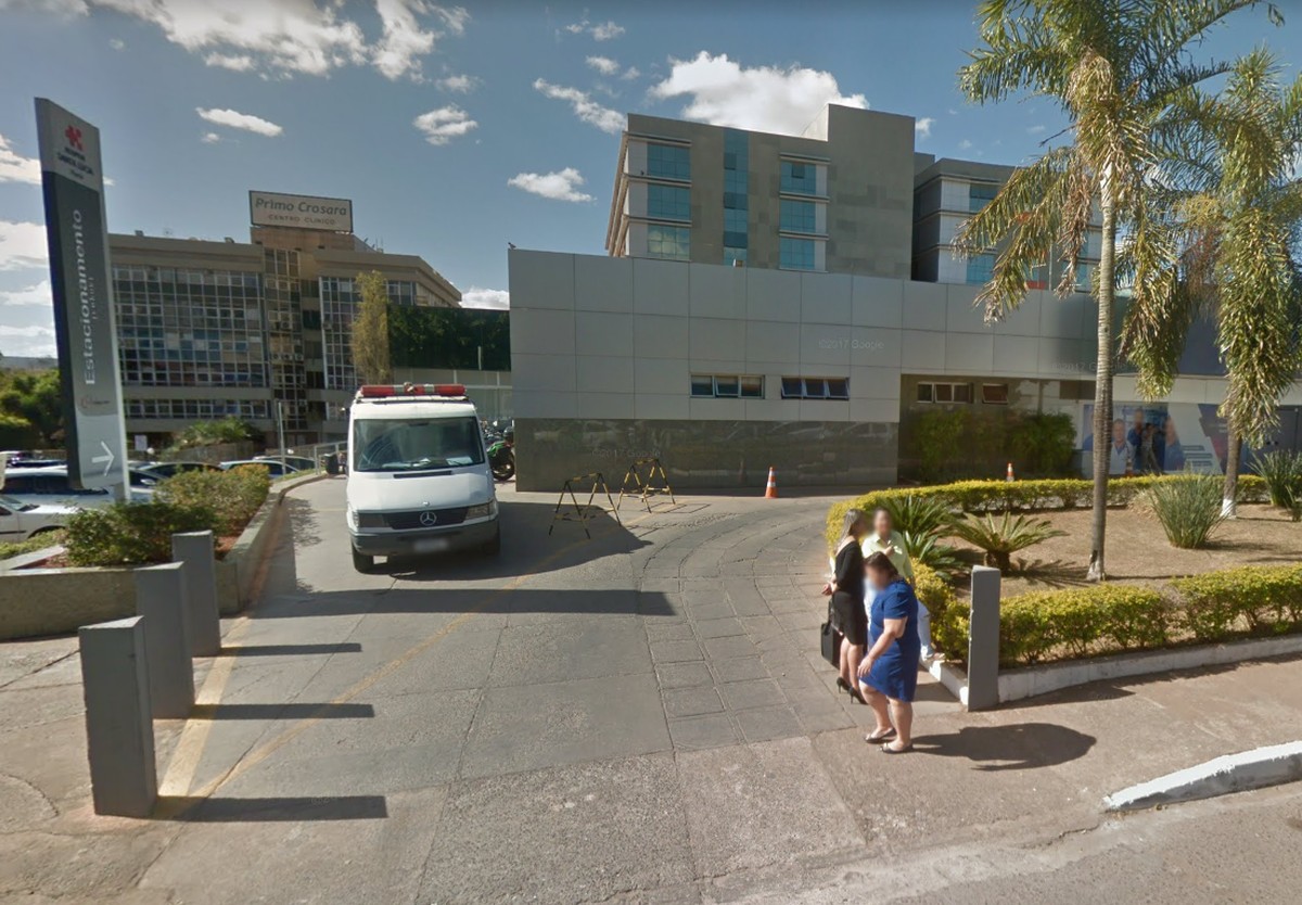 No País: Elevador de hospital despenca nove andares com 16 pessoas dentro