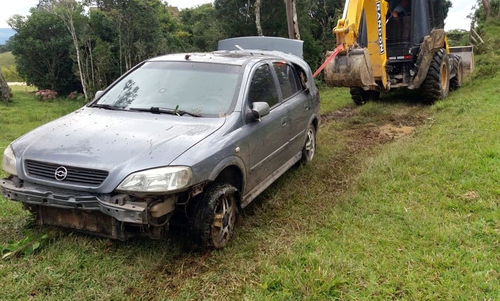 Em SC: Polícia apreende 150 kg de maconha dentro de carro