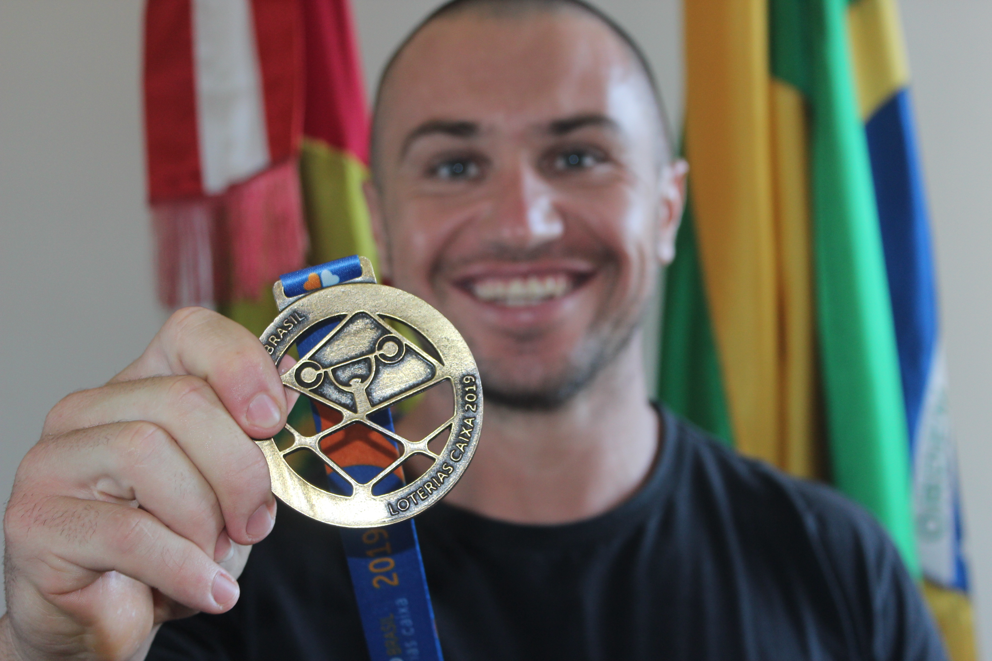 Paratleta de Capivari de Baixo estreia no brasileiro de halterofilismo com medalha de ouro