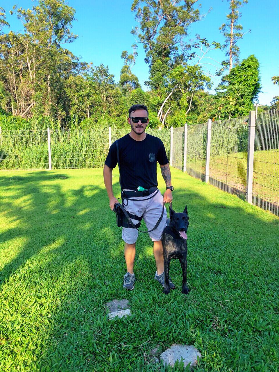 Policiais participam de Curso de Condutores de Cães Farejadores na capital