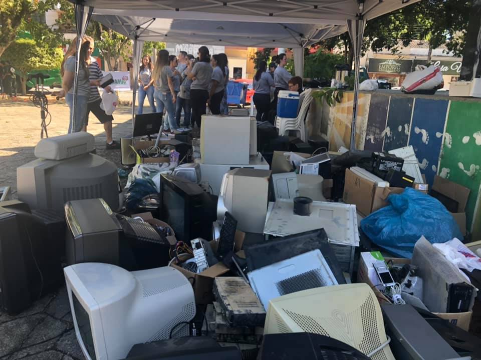 Mais de mil quilos de lixo eletrônico são coletados em Braço do Norte