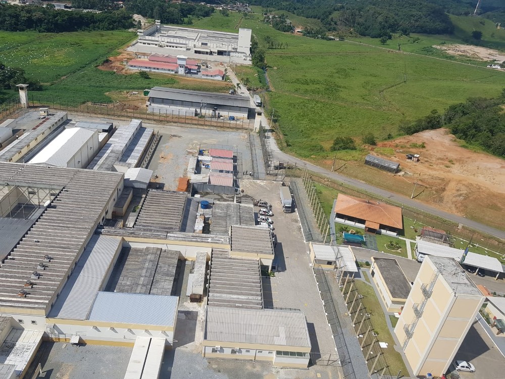 Em SC: Detentos fazem agentes reféns em presídio 