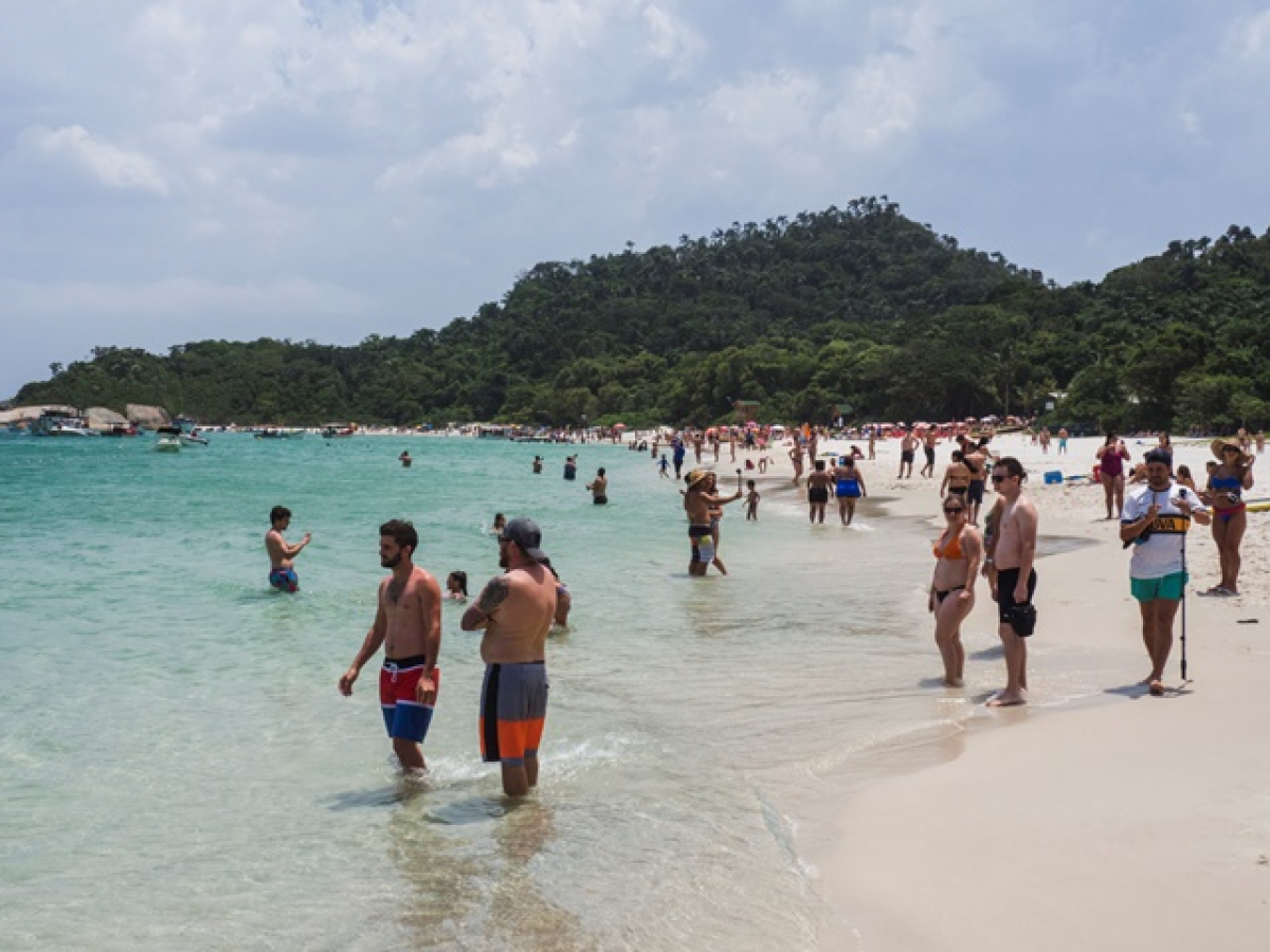 Em SC: Clarão misterioso no céu do Campeche mobiliza Bombeiros e Capitania dos Portos