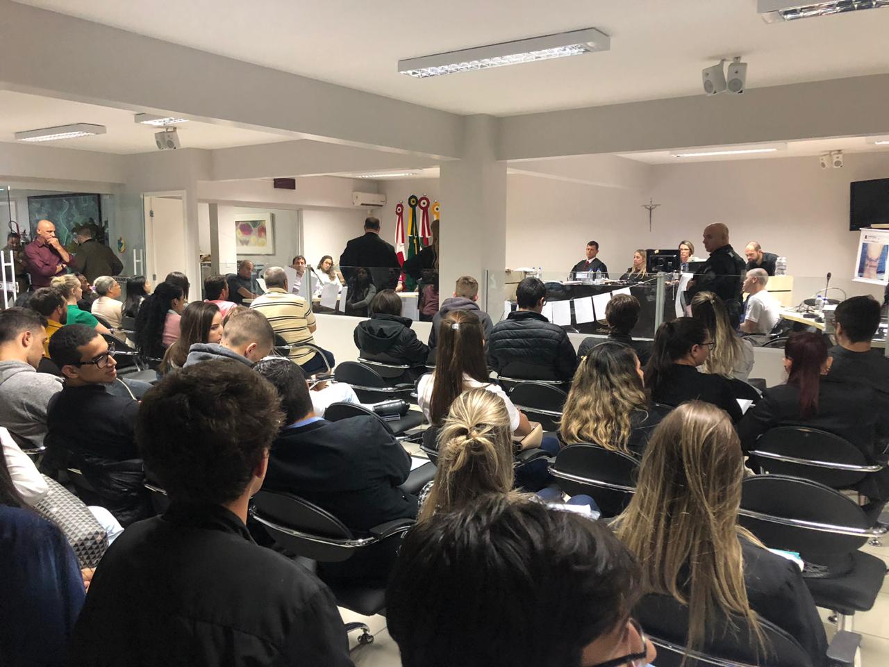 Júri em Orleans condena réu por morte de jovem na saída de casa noturna