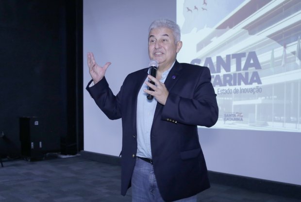 Ministro Marcos Pontes sinaliza interesse em replicar modelo de ecossistema de inovação catarinense