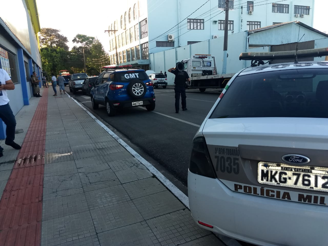 GMT realiza operação e aborda quase 400 veículos