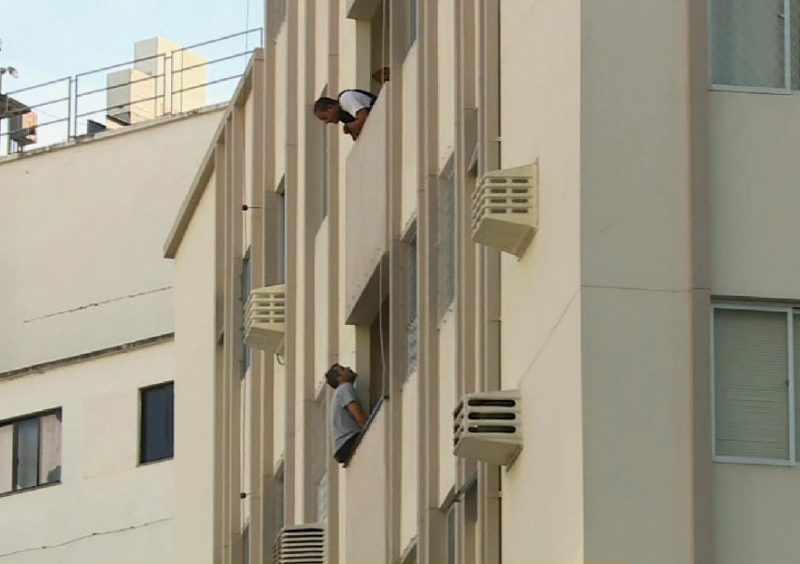 Negociação com suspeito de ter matado a namorada já dura mais de 10 horas