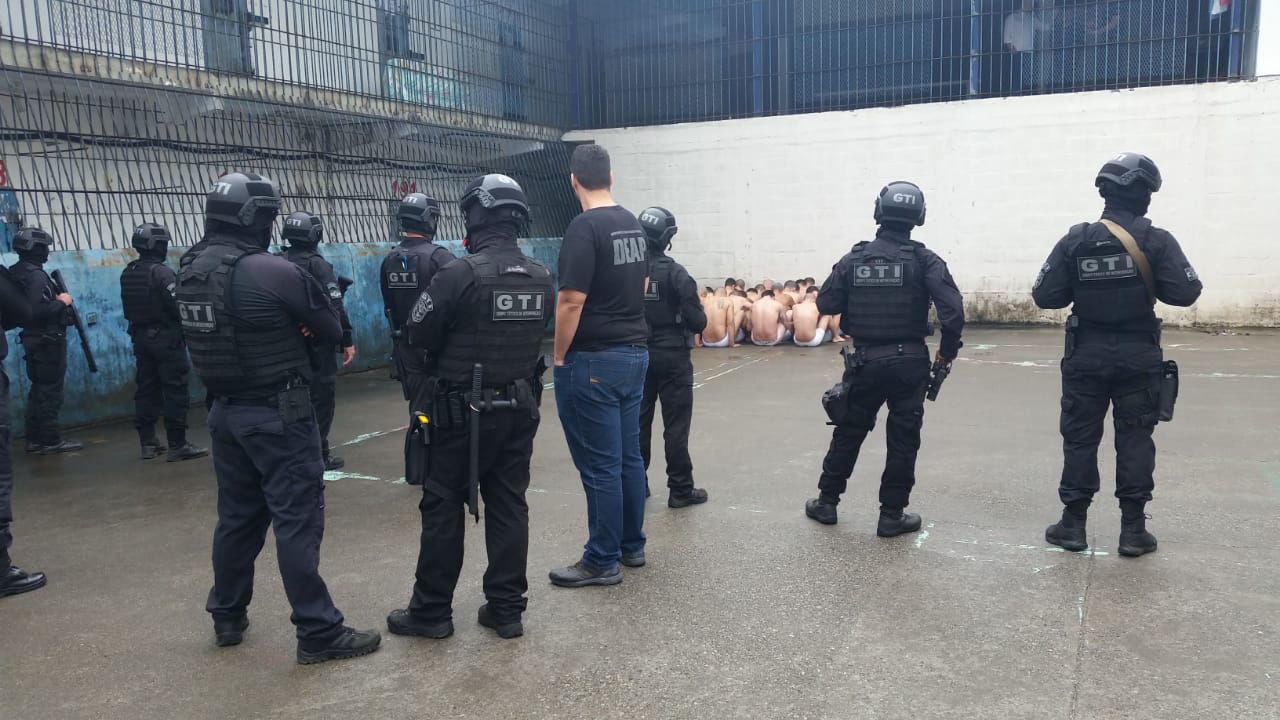 Mandados são cumpridos pela Polícia Civil em penitenciária