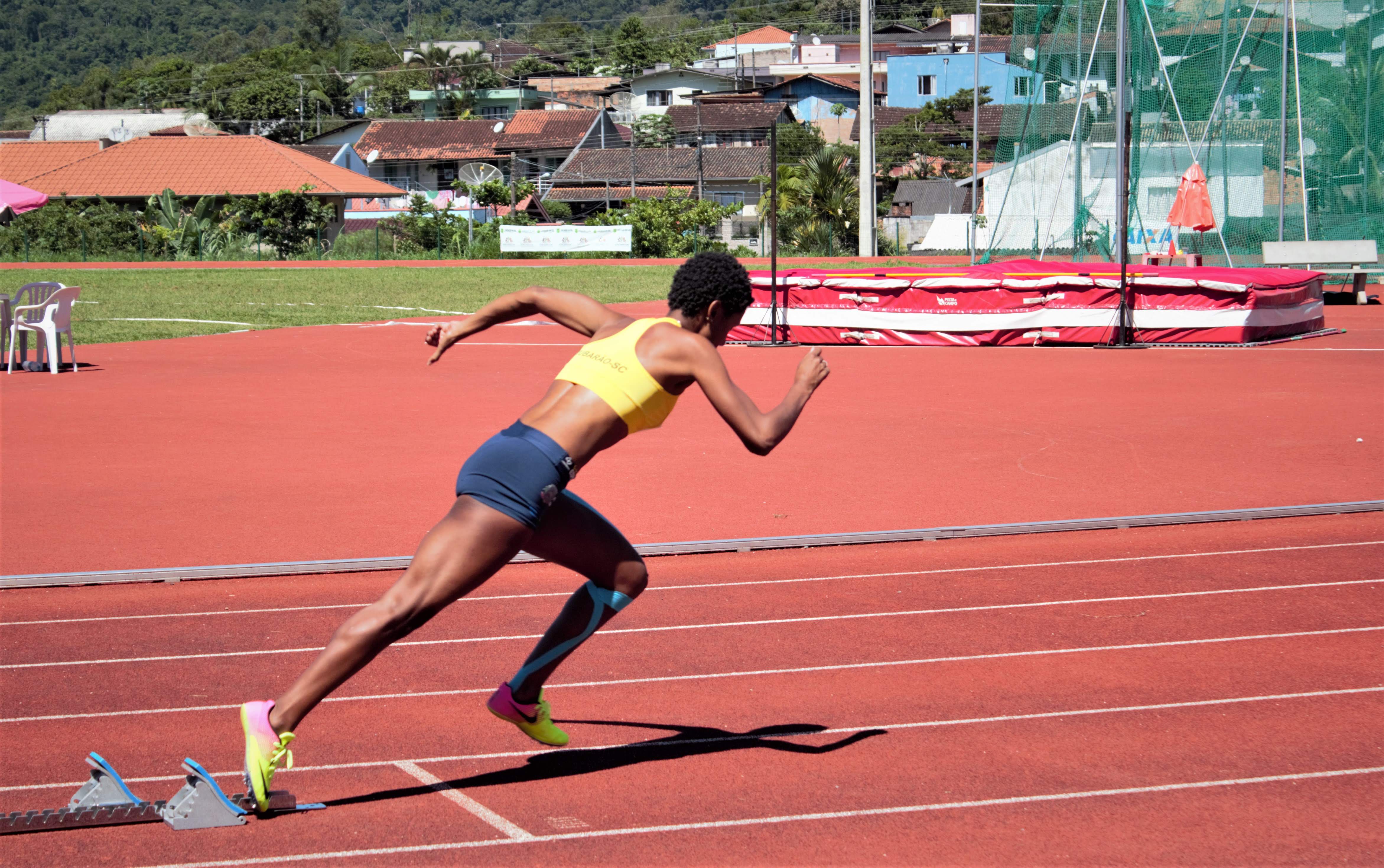 Mente e corpo: atleta e técnico de atletismo são convocados para Seletiva Nacional