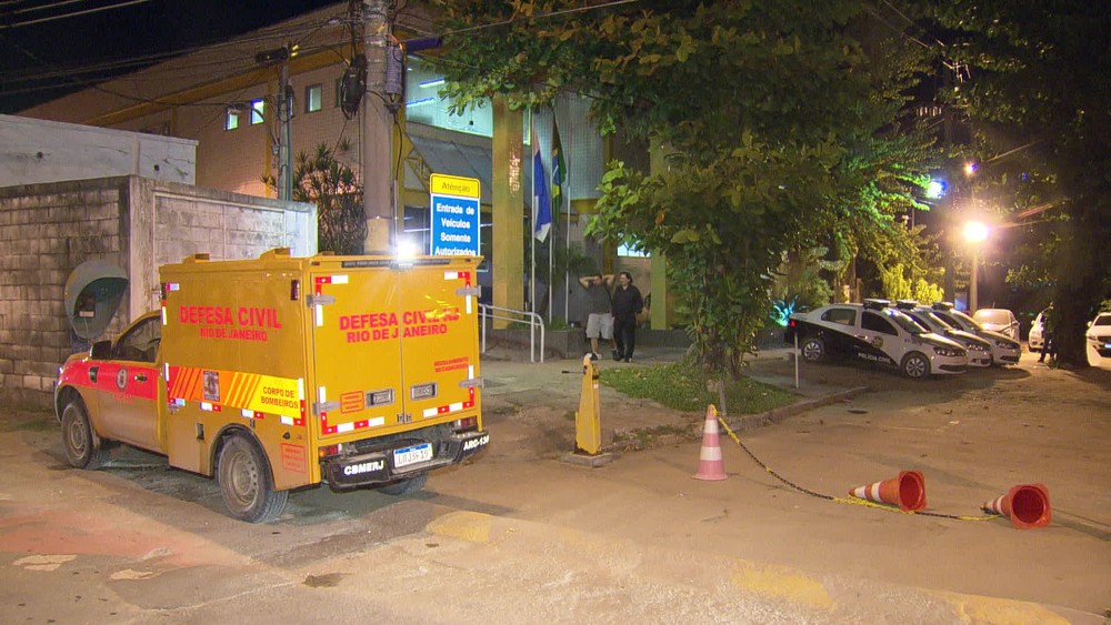 Bombeiros resgatam a última vítima desaparecida nos escombros de desabamento na Muzema