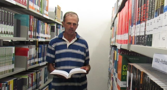 Em SC: Catador de latinhas vai cursar engenharia civil aos 50 anos