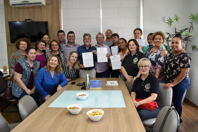 Siderópolis sanciona Lei que proíbe nomeação de pessoas condenadas pela Lei Maria da Penha