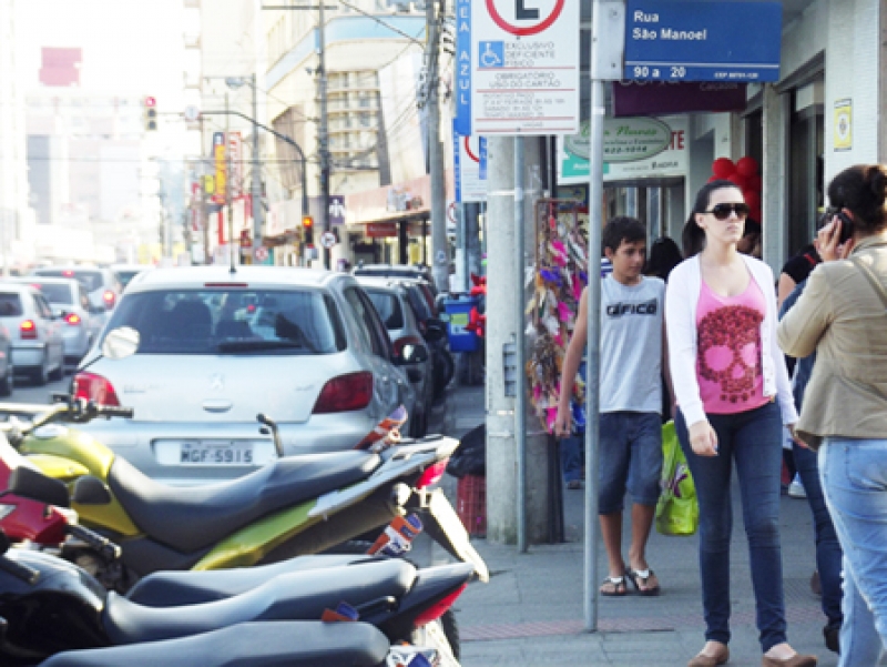 Comércio de Tubarão registra vendas positivas em abril