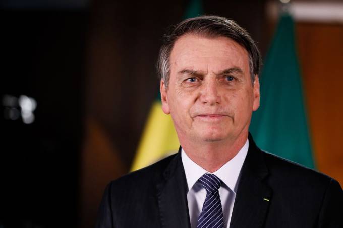 “Brasil não pode ser país do mundo gay; temos famílias”, diz Bolsonaro