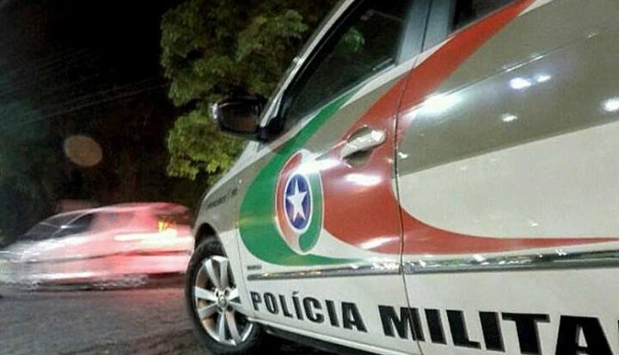 Taxista se recusa a fazer corrida e é obrigado por assaltante a dirigir até Palhoça