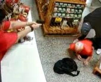 Vítima reage, atira em assaltante e evita crime em Blumenau