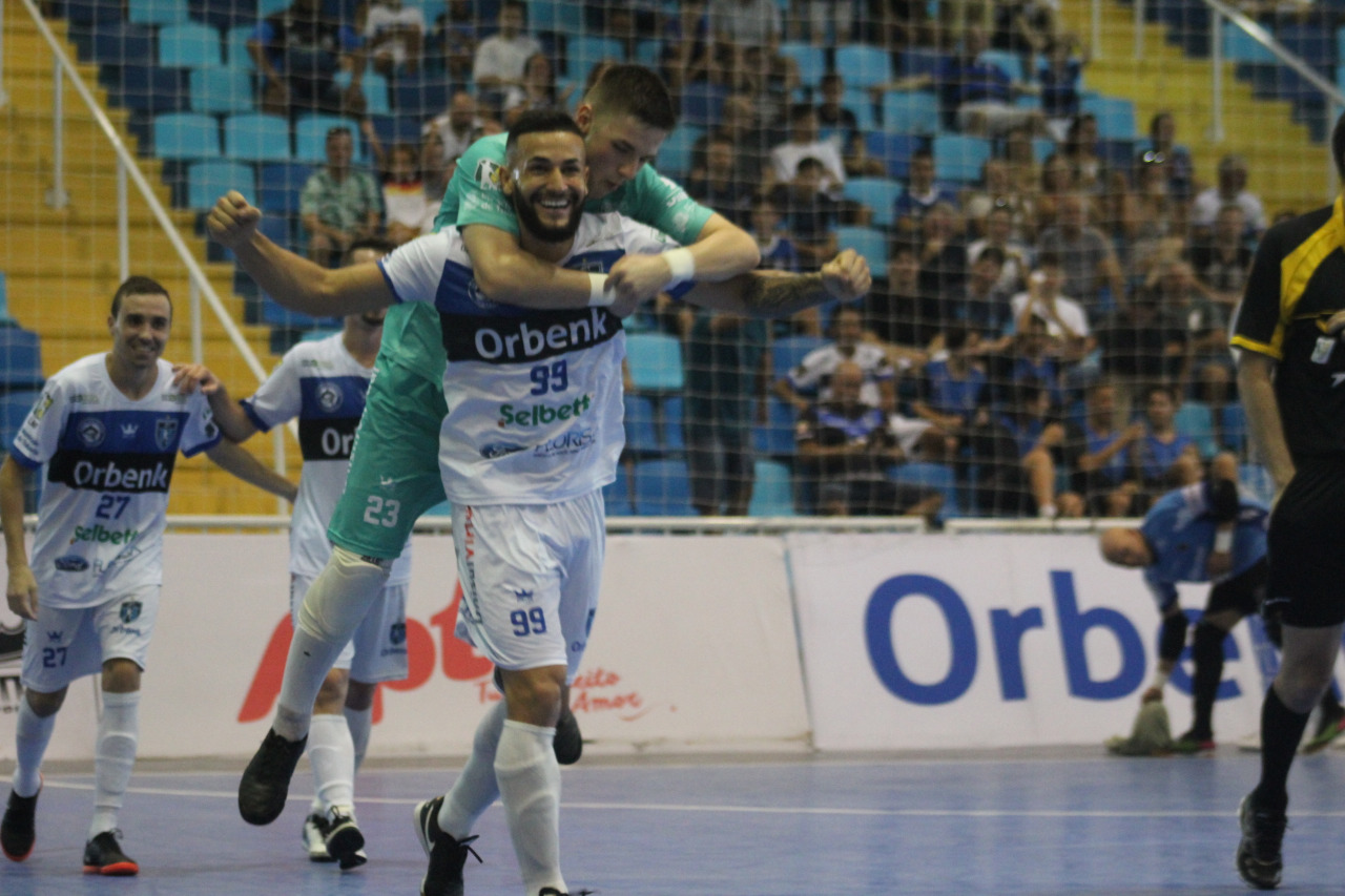 Tubarão Futsal vence o Atlântico e segue com 100% na Liga