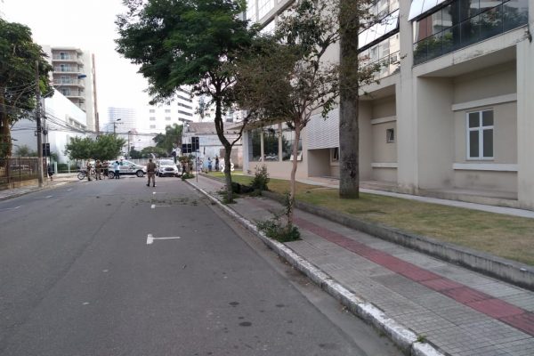 Em SC: Homem invade prédio do Sesc e se joga do último andar