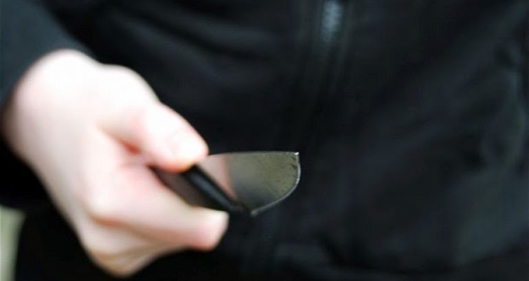 Mulher é morta a facadas em Criciúma