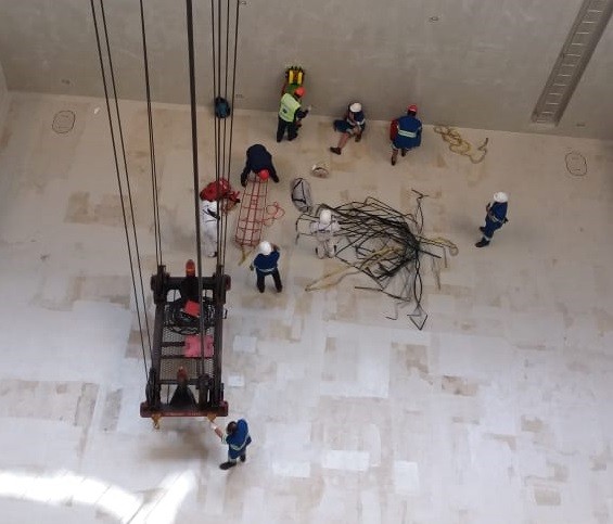 Trabalhador do Porto de Imbituba cai dentro de porão em navio