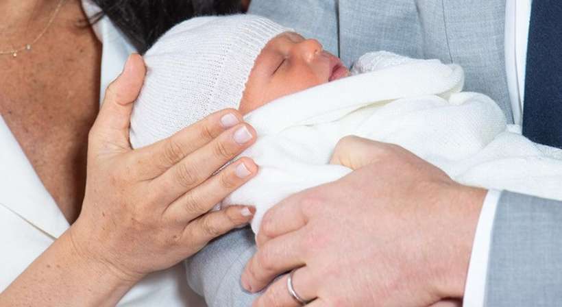 Variedades: Príncipe Harry e Meghan apresentam seu primeiro filho em Windsor