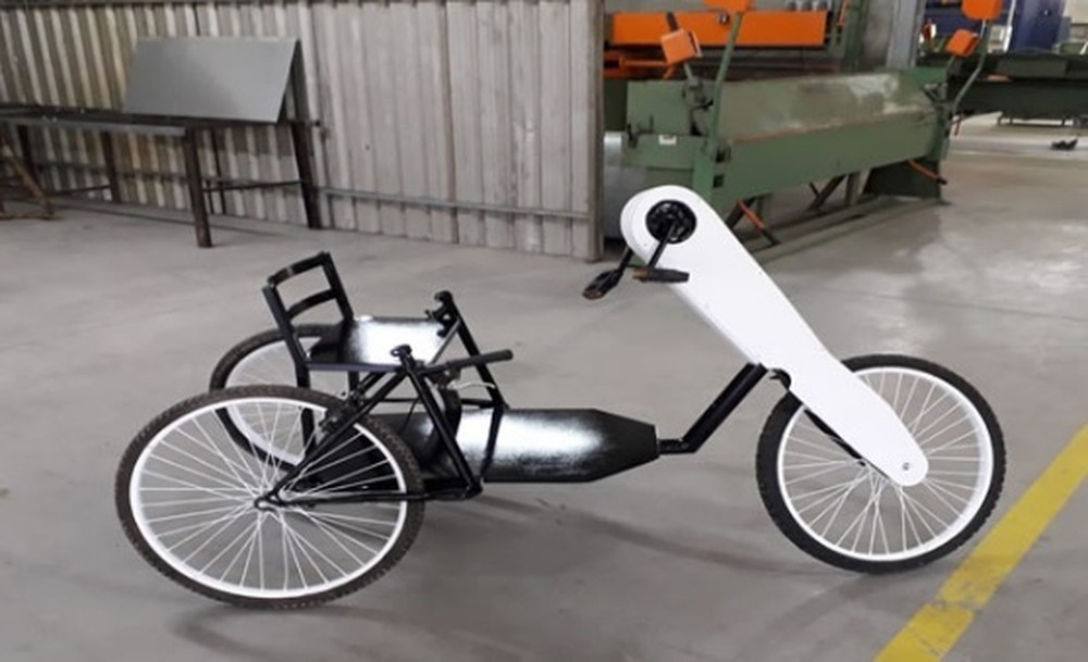 Em SC: bicicletas apreendidas pela PM são transformadas em triciclos para portadores de deficiência