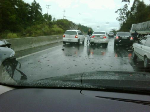 Acidente de trânsito deixa dois feridos em Paulo lopes, SC
