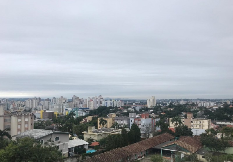 Semana terá tempo instável e temperaturas amenas na região Sul de Santa Catarina