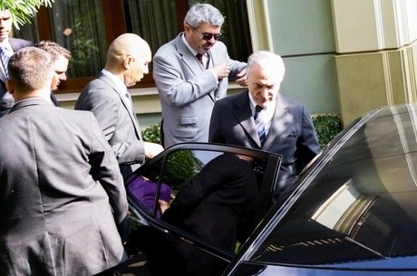 Após autorização da Justiça, Temer é transferido para quartel da PM