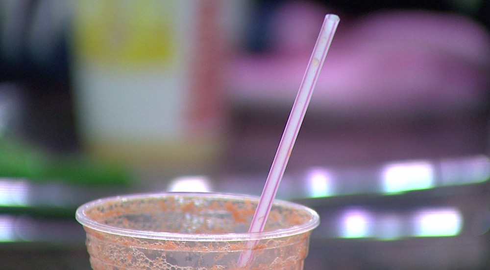 Sancionada lei que proíbe uso de canudinhos plásticos em estabelecimentos comerciais em SC