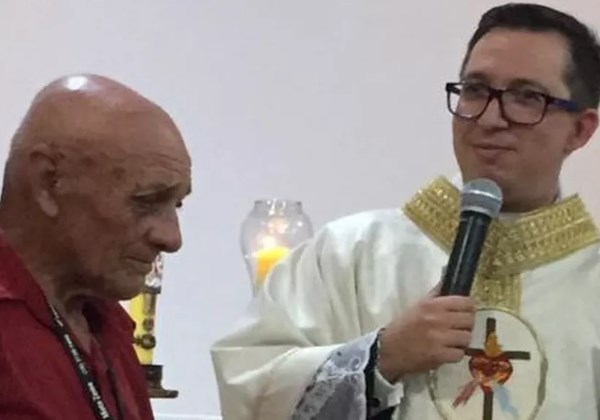 Corrente do bem: Pacote de macarrão é leiloado por R$12 mil após gesto de catador de latinhas