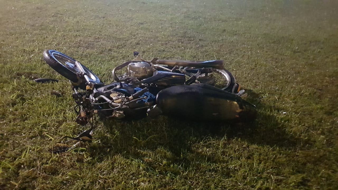 Motociclista morre ao colidir em placa de sinalização em rodovia de Araranguá