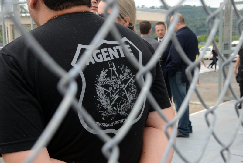Governo do Estado anuncia concurso público com 600 novas vagas para agentes penitenciários