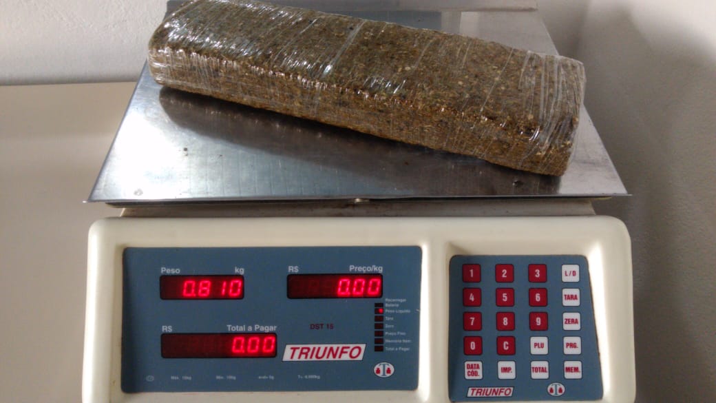 DIC prende em flagrante casal de traficantes em Tubarão