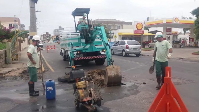 Força-tarefa é montada pela Casan para consertar redes prejudicadas pelas chuvas em Laguna