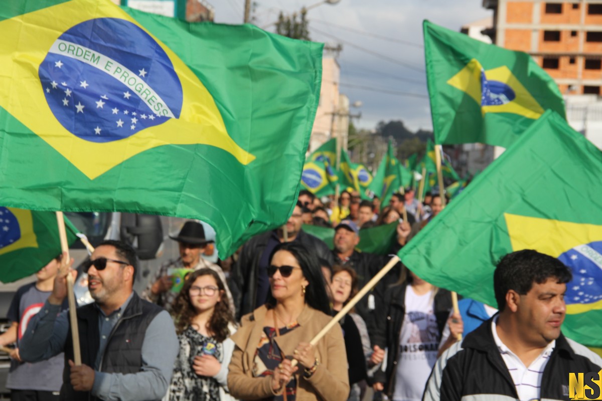 Manifestantes fazem ato em apoio ao governo Bolsonaro em SC