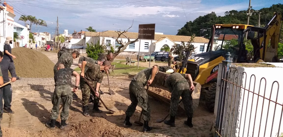 Laguna: pavimentação é prejudicada com as chuvas e empresa responsável é notificada