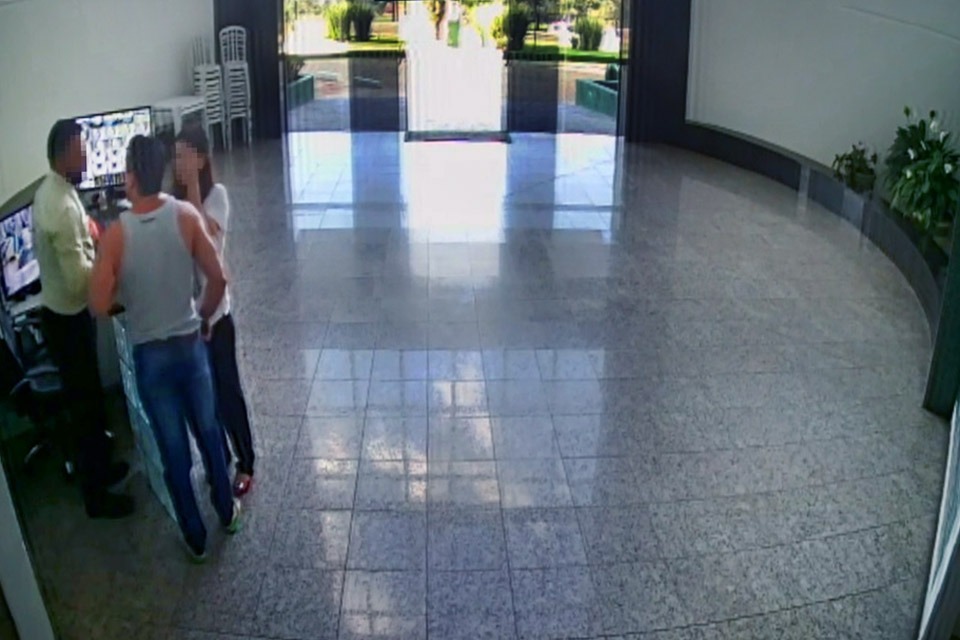 No país: sargento ameaça síndica após se negar a catar cocô de cachorro