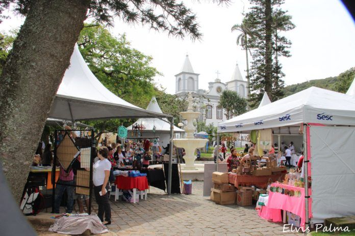 Com programação diversificada, Feira Livre comemora Dia dos Namorados neste domingo em Laguna